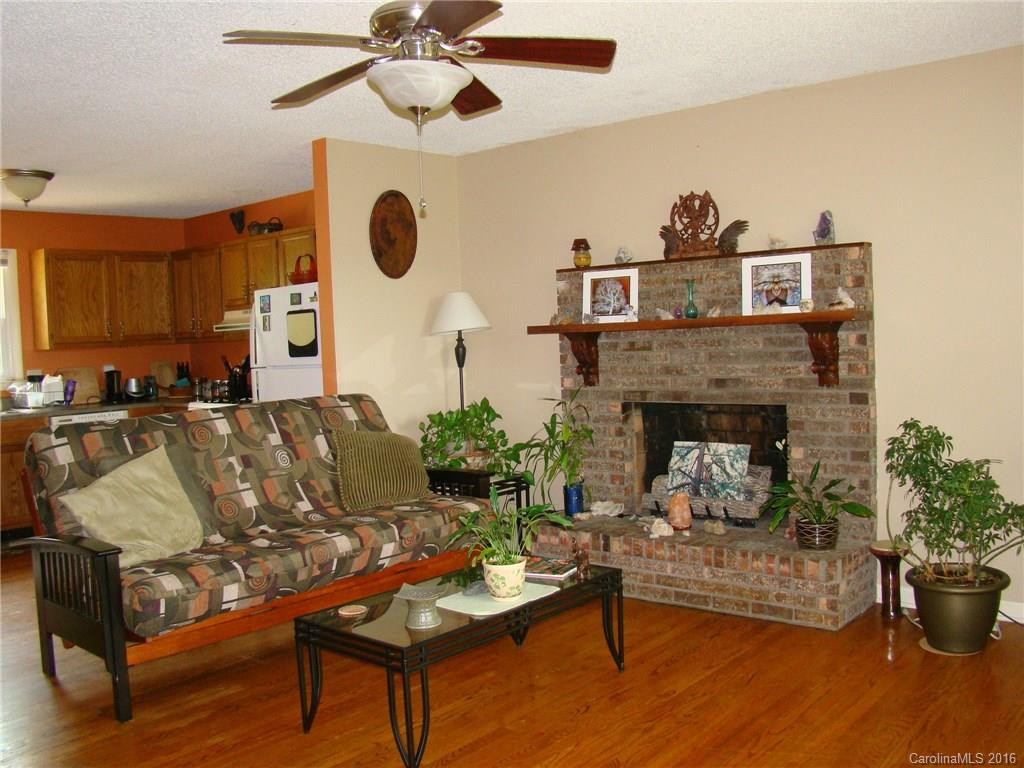 1360 Jupiter Road - Photo 6