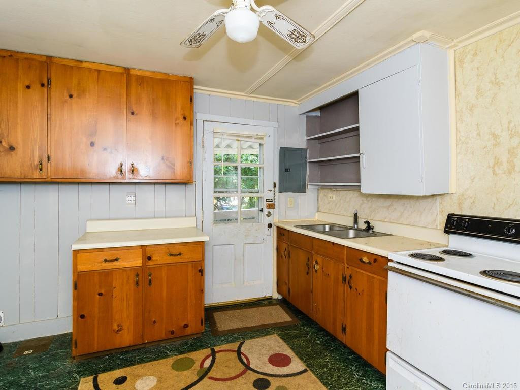 712 Center Street - Photo 11