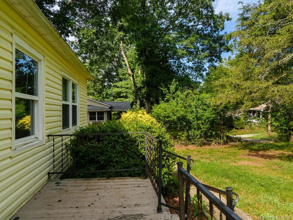 712 Center Street - Photo 3