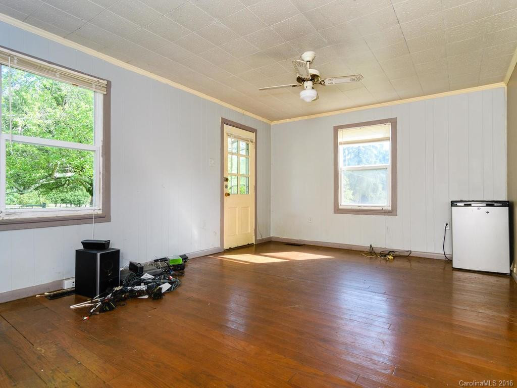 712 Center Street - Photo 5