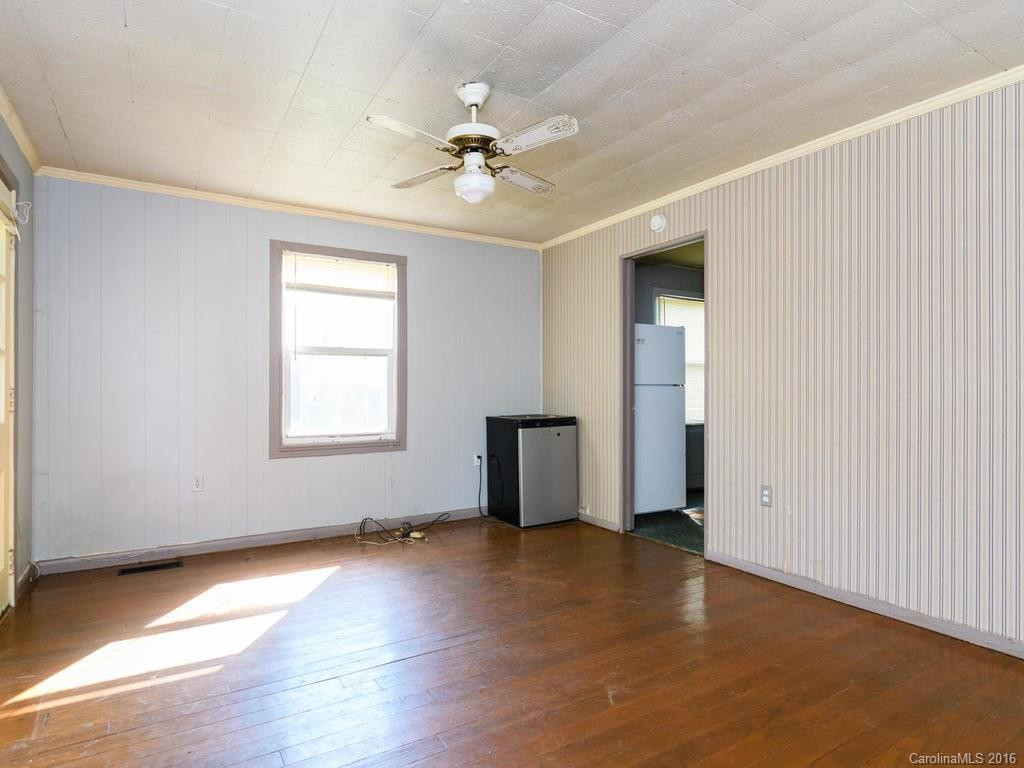 712 Center Street - Photo 7