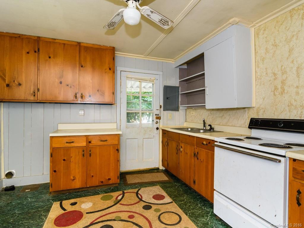 712 Center Street - Photo 8