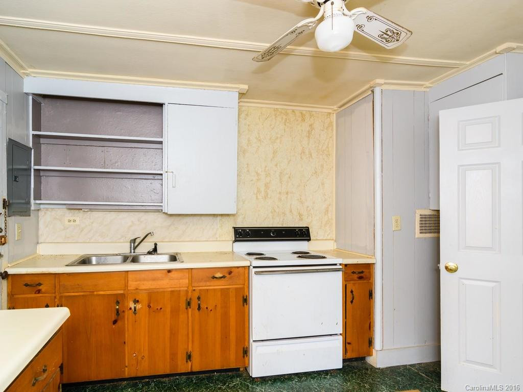 712 Center Street - Photo 9
