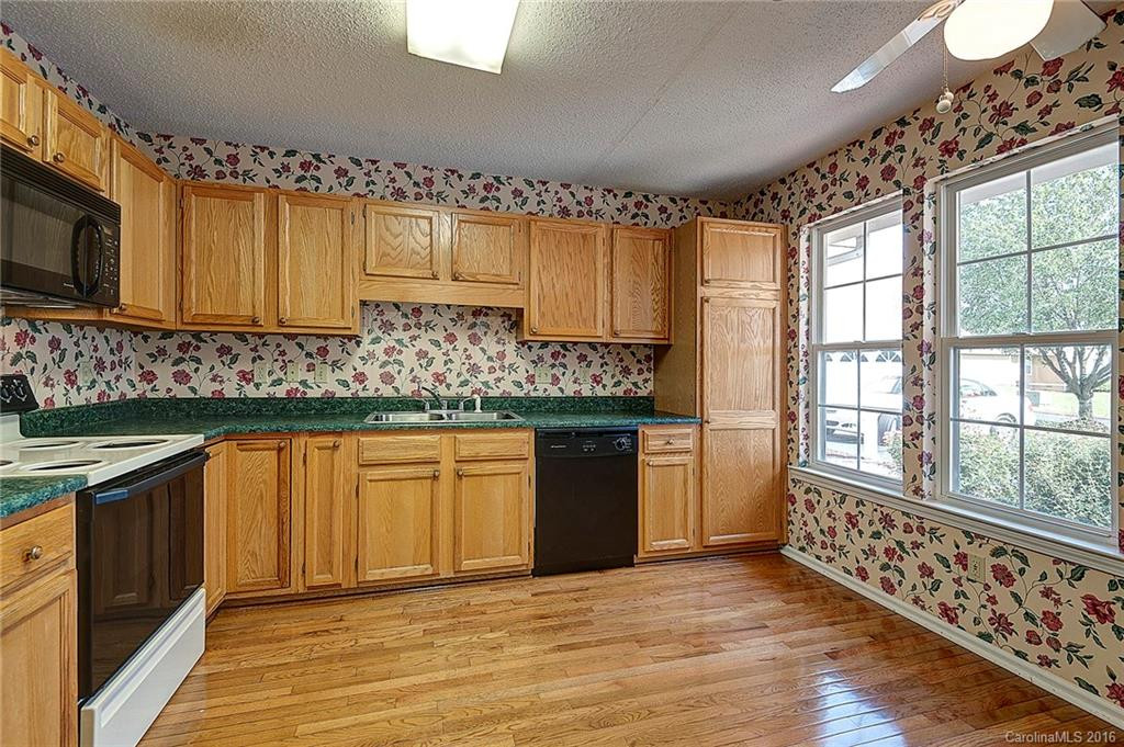 1502 Hyde Park Drive #1502 - Photo 3