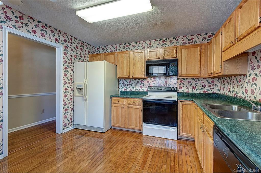 1502 Hyde Park Drive #1502 - Photo 4