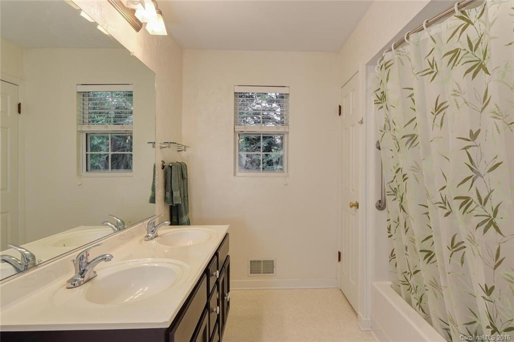 18 Oak Forest Drive - Photo 15