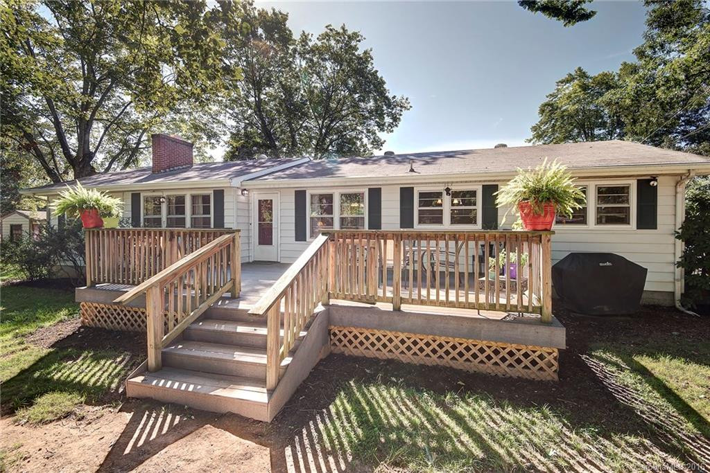 55 Lindsey Road - Photo 2