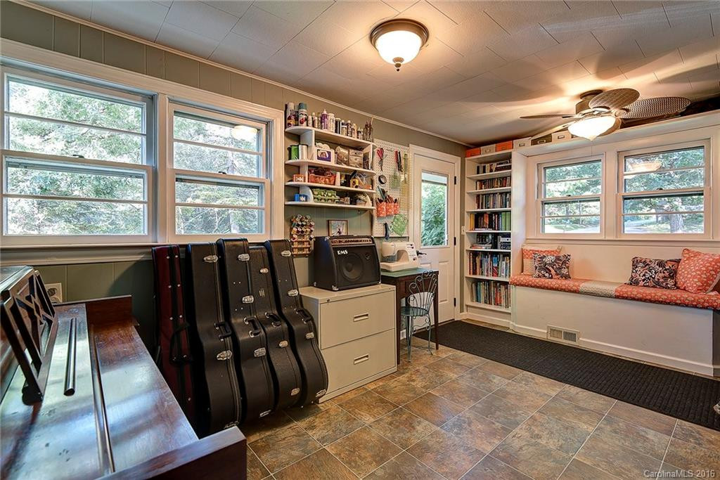 55 Lindsey Road - Photo 3