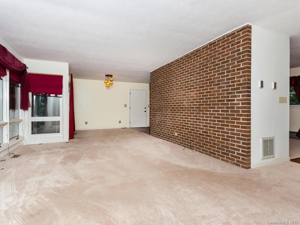 309 Dixon Drive - Photo 5