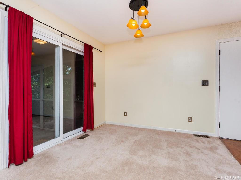 309 Dixon Drive - Photo 7