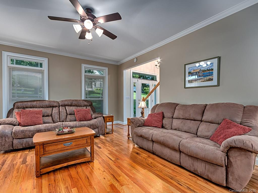 84 Old Spring Drive - Photo 4