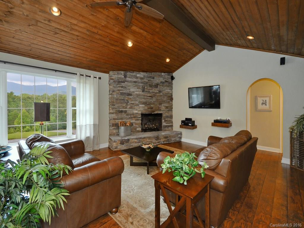 1313 Hayes Road - Photo 2