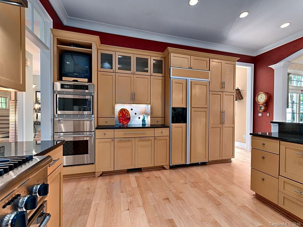107 Farwood Court - Photo 8
