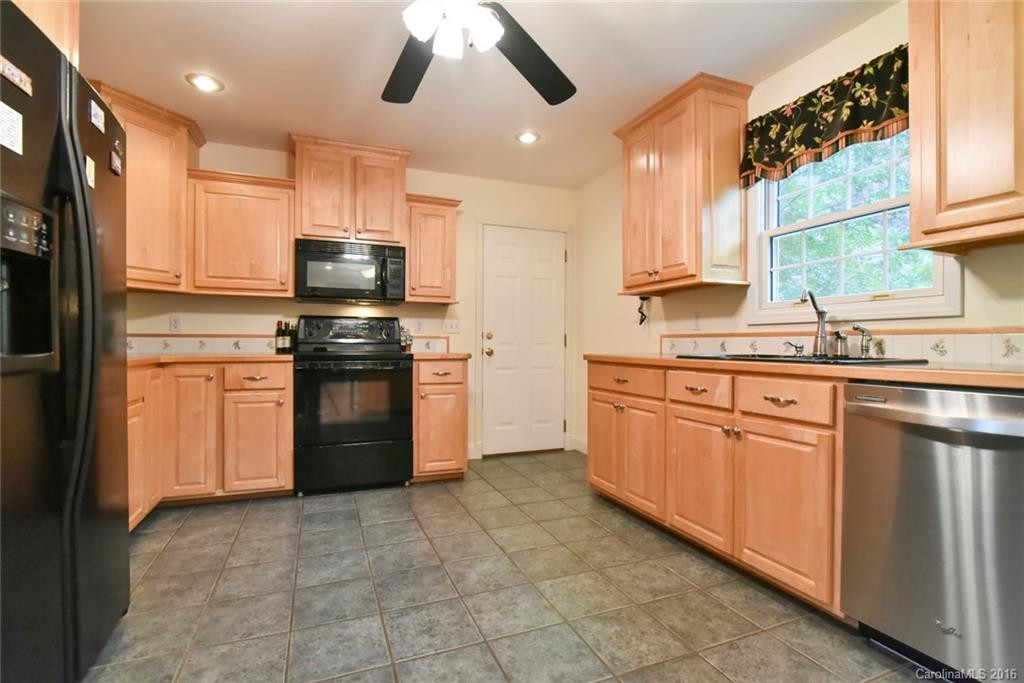 206 Bridle Path - Photo 8