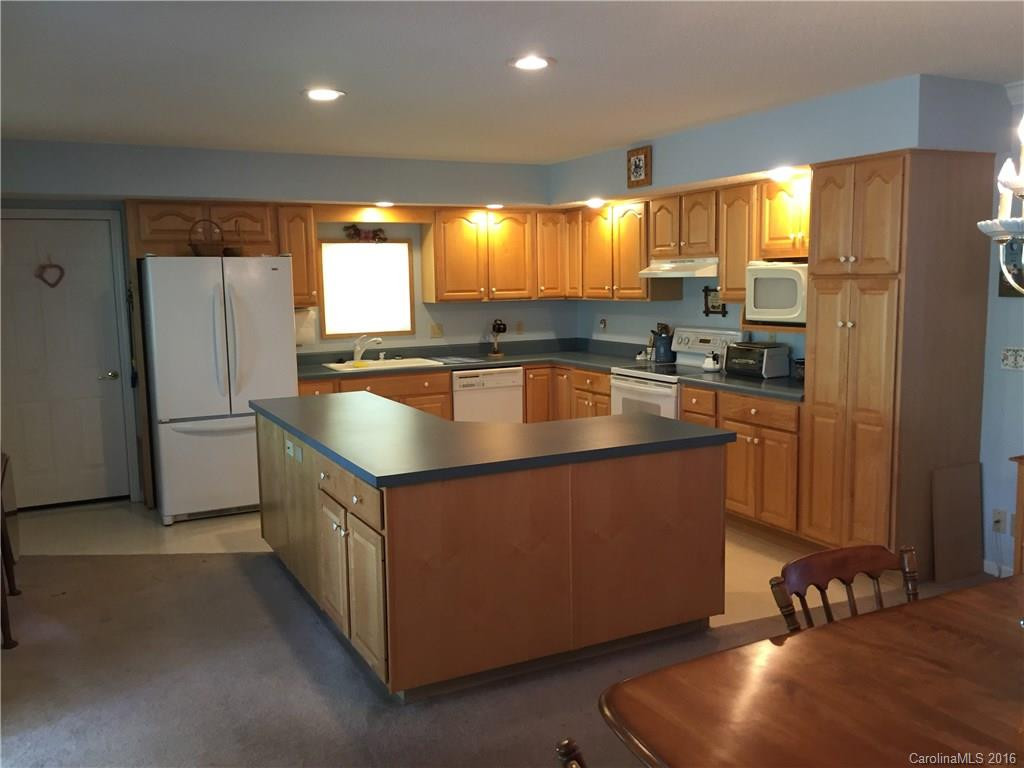 325 Whispering Hills Drive - Photo 9