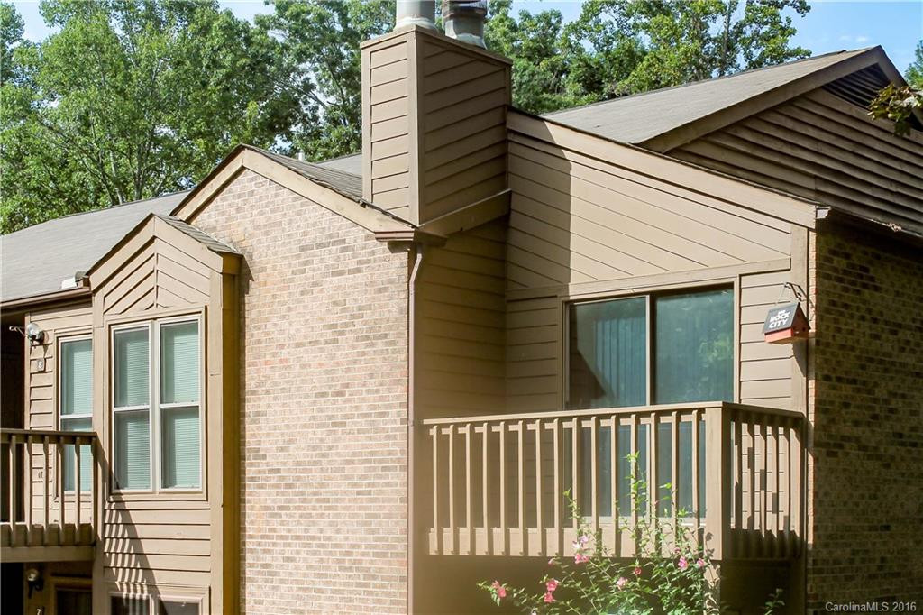 8 Ravencroft Lane #8