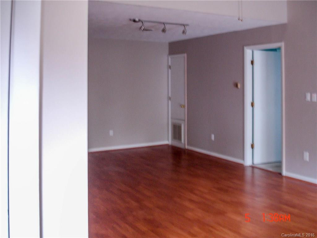 8 Ravencroft Lane #8 - Photo 2