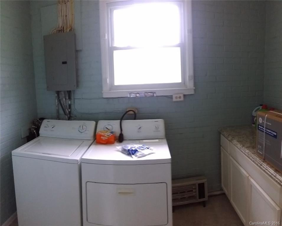 203 Oak Grove Road - Photo 18