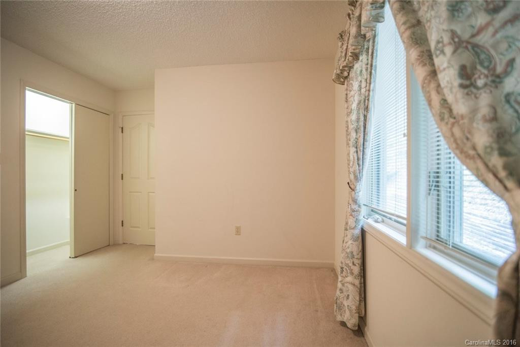 133 Valley Drive - Photo 11