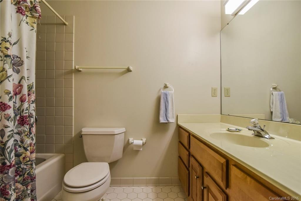 133 Valley Drive - Photo 12