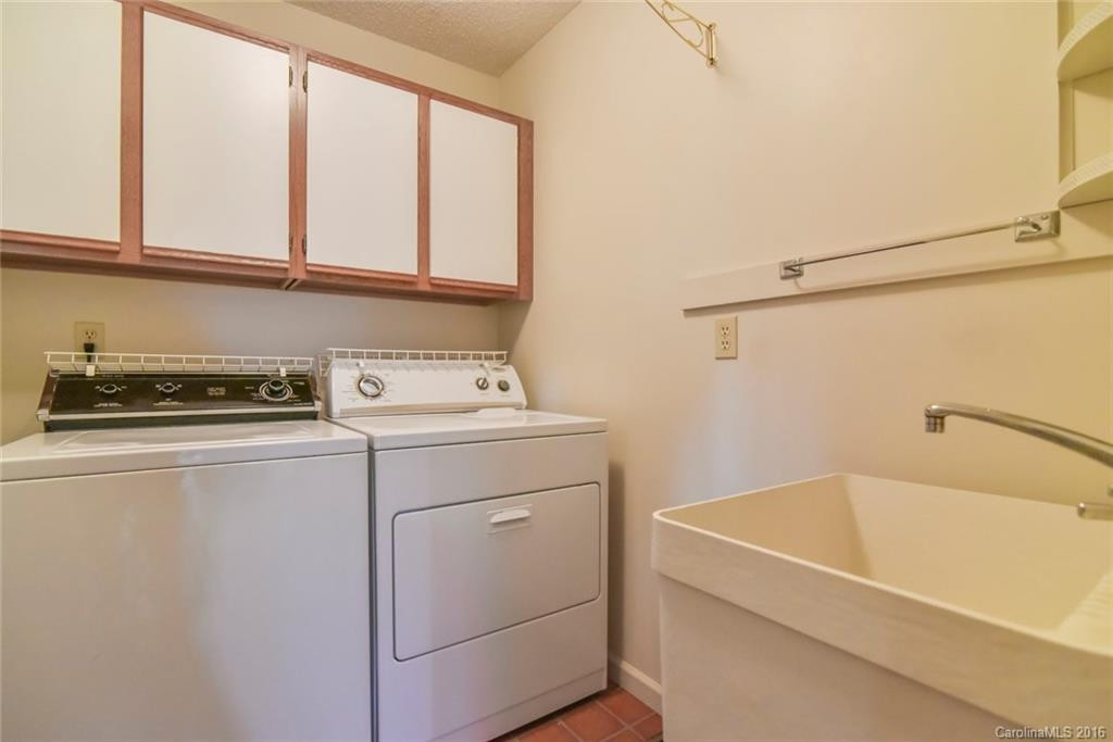 133 Valley Drive - Photo 13