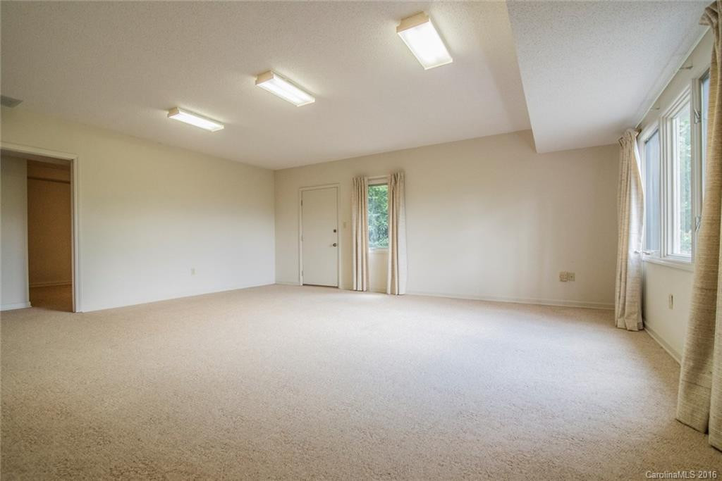 133 Valley Drive - Photo 14