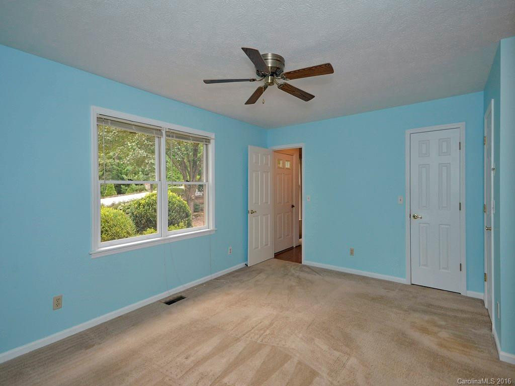 704 Dawnwood Lane - Photo 10