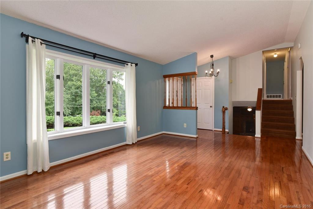 20 Country Lane - Photo 3