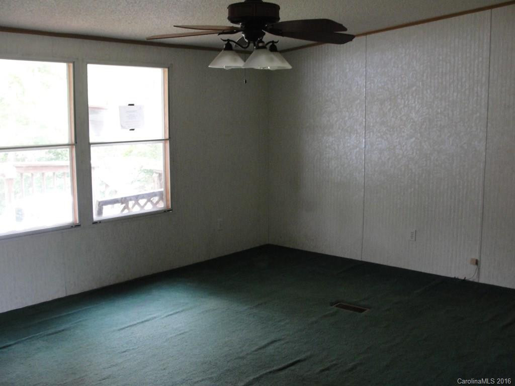 1008 Jenkins Valley Road - Photo 3
