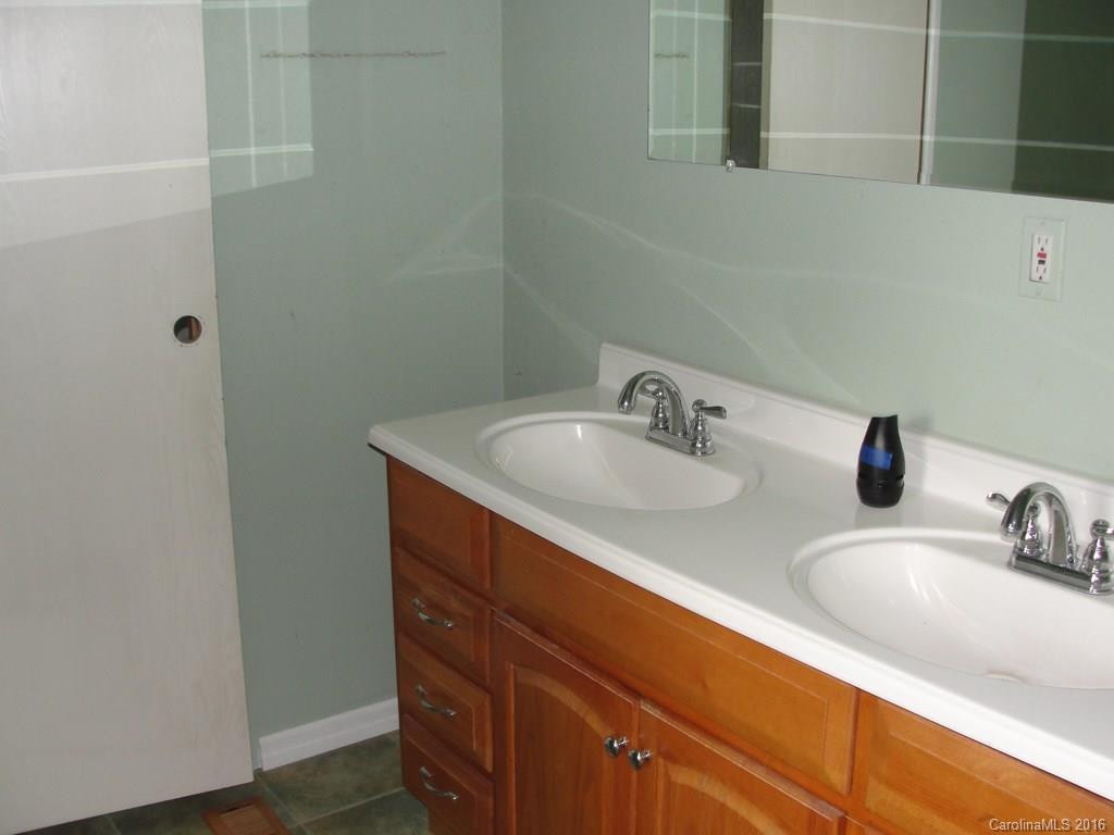 1008 Jenkins Valley Road - Photo 10