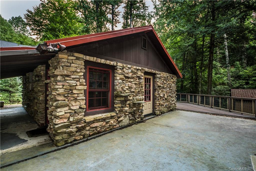 760 Cabin Flats Road