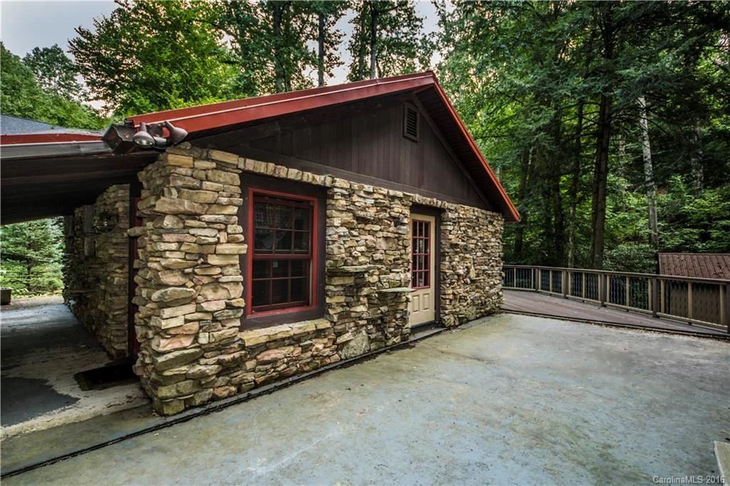 760 Cabin Flats Road
