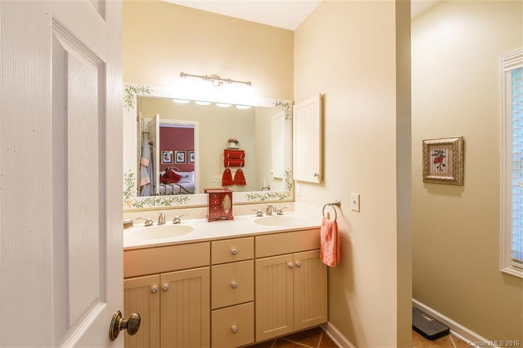 572 Qualla Circle #L56/U68 - Photo 12