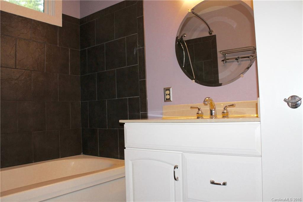 306 Turnpike Road - Photo 15
