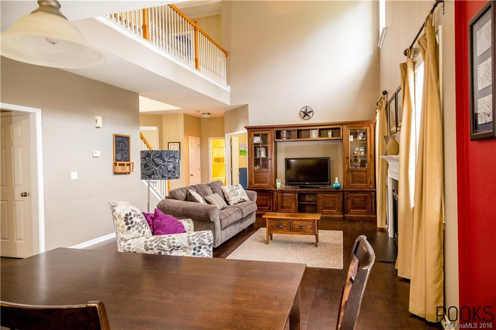 151 Wildbriar Road - Photo 2