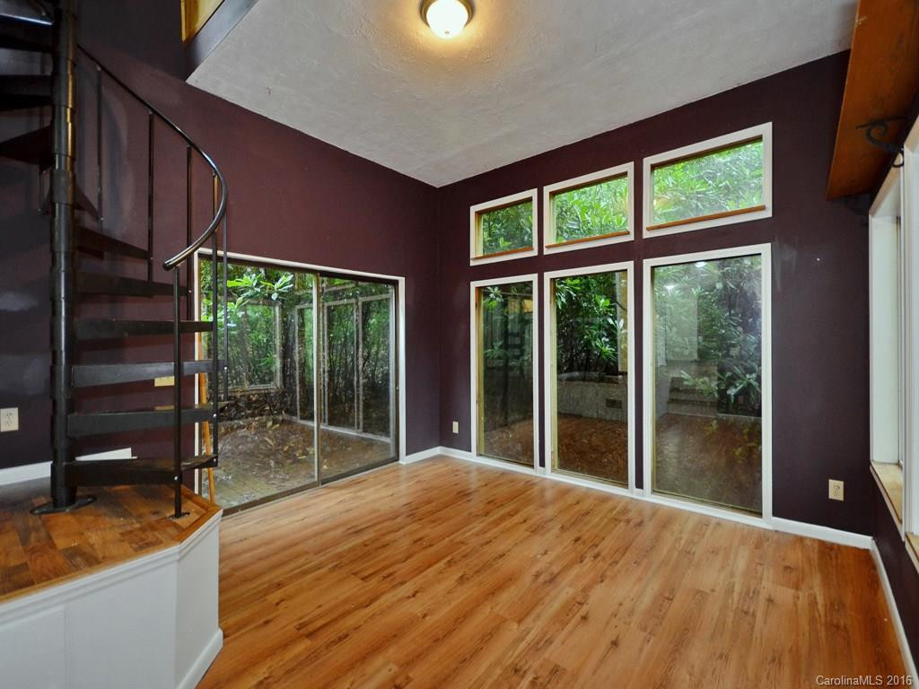 250 Tessie Lane - Photo 4
