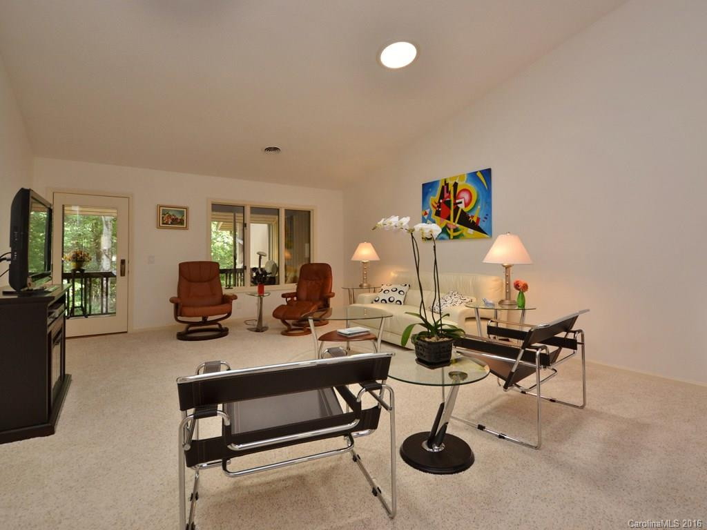 112 Live Oak Lane #112 - Photo 3