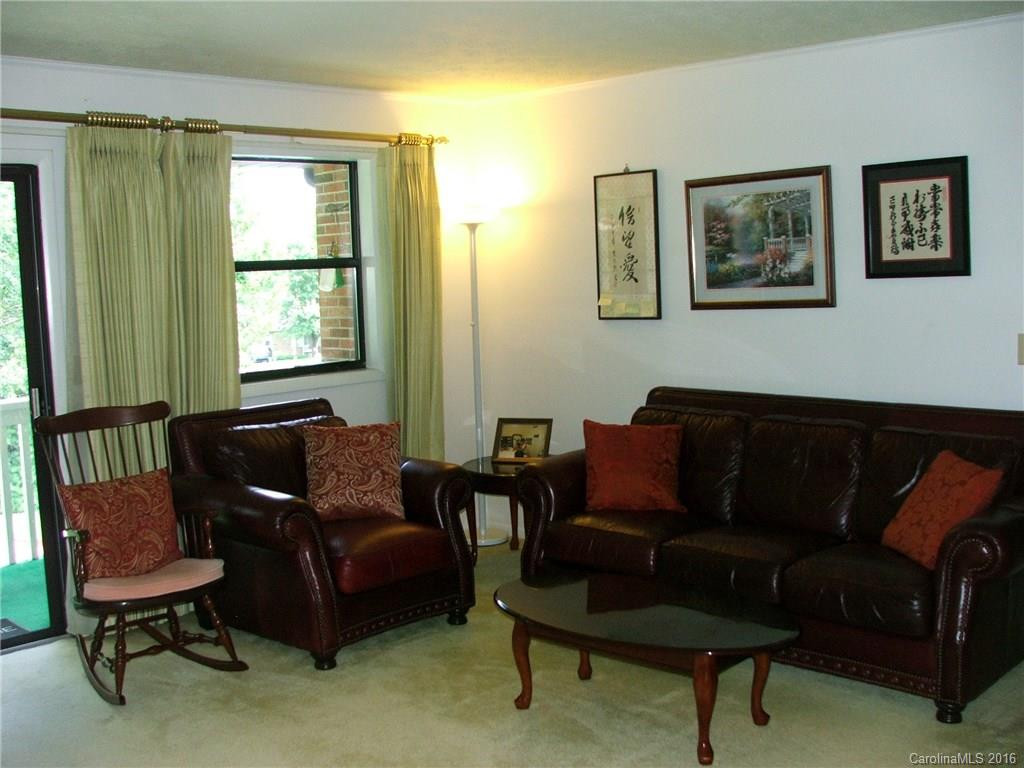 103 Oakwood Place #3 - Photo 2