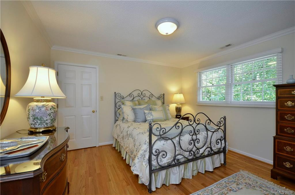 324 Stratford Road - Photo 17