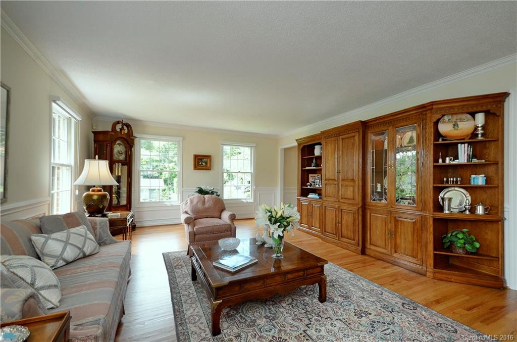 324 Stratford Road - Photo 4