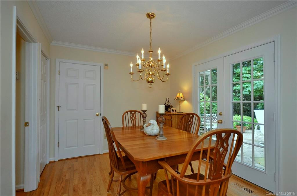 324 Stratford Road - Photo 10