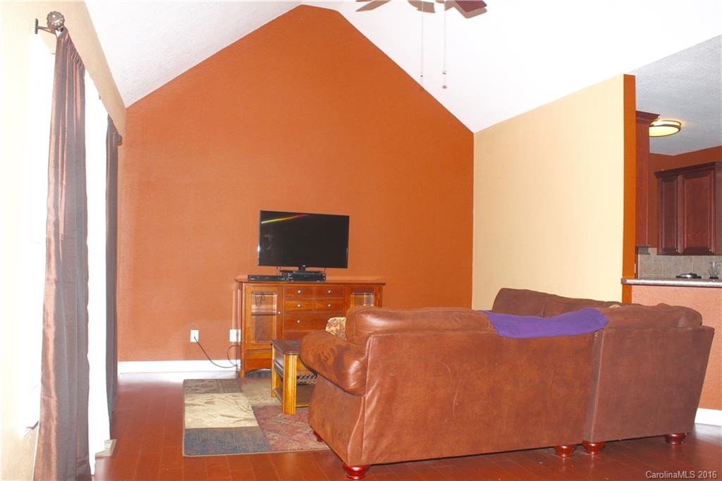 182 Hutchins Drive - Photo 6