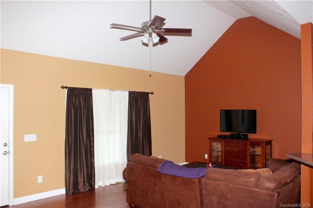 182 Hutchins Drive - Photo 8