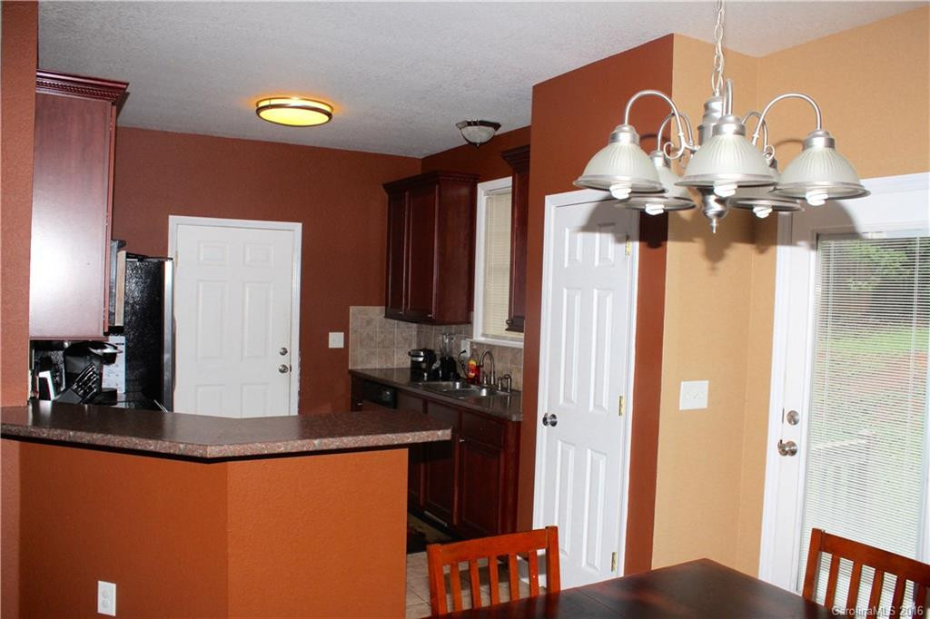 182 Hutchins Drive - Photo 9