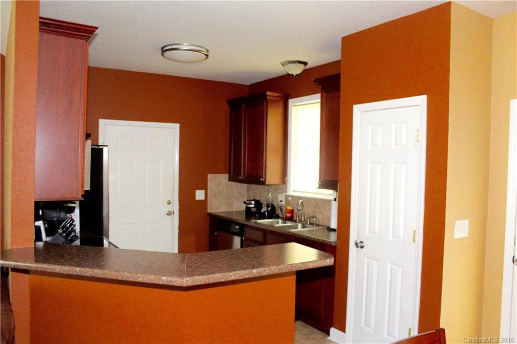 182 Hutchins Drive - Photo 10