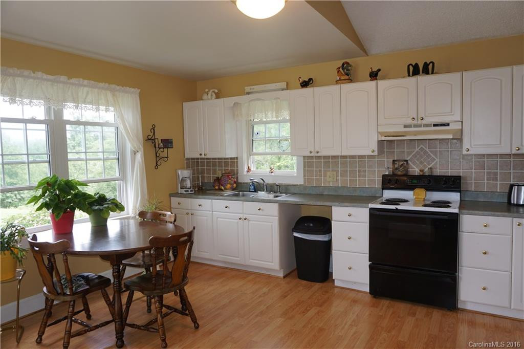 831 Dale Road - Photo 5