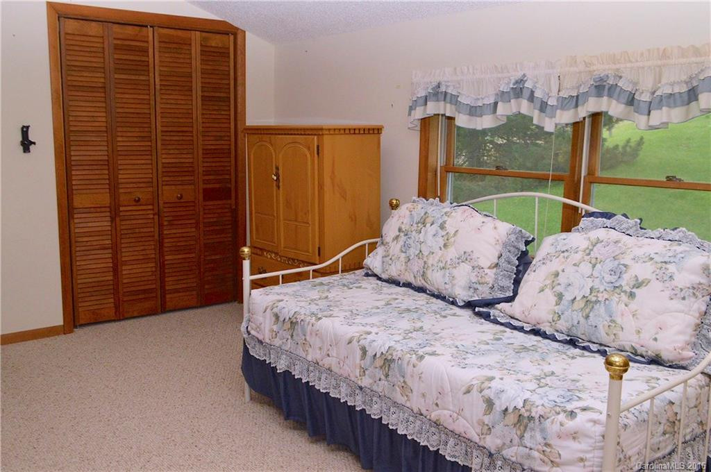 102 Hollow Drive - Photo 17