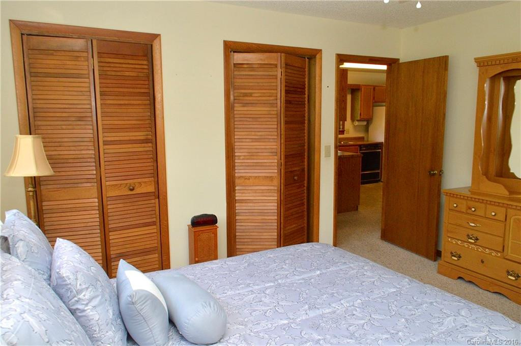 102 Hollow Drive - Photo 18