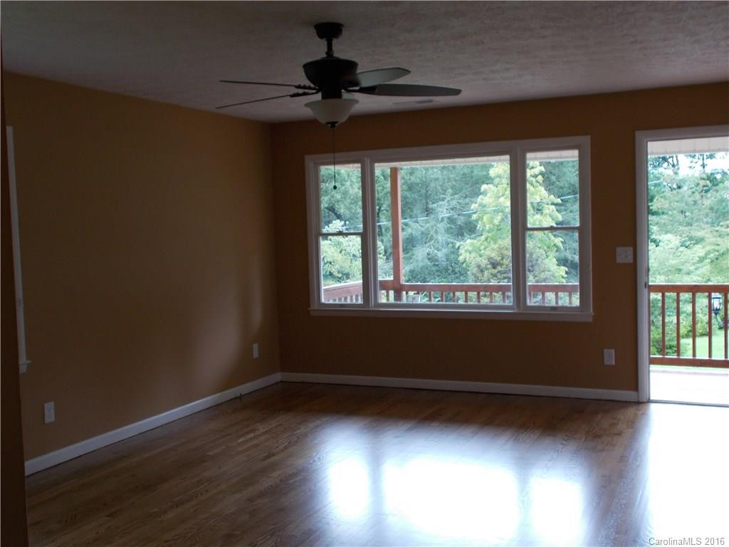 206 Red Bow Lane - Photo 2