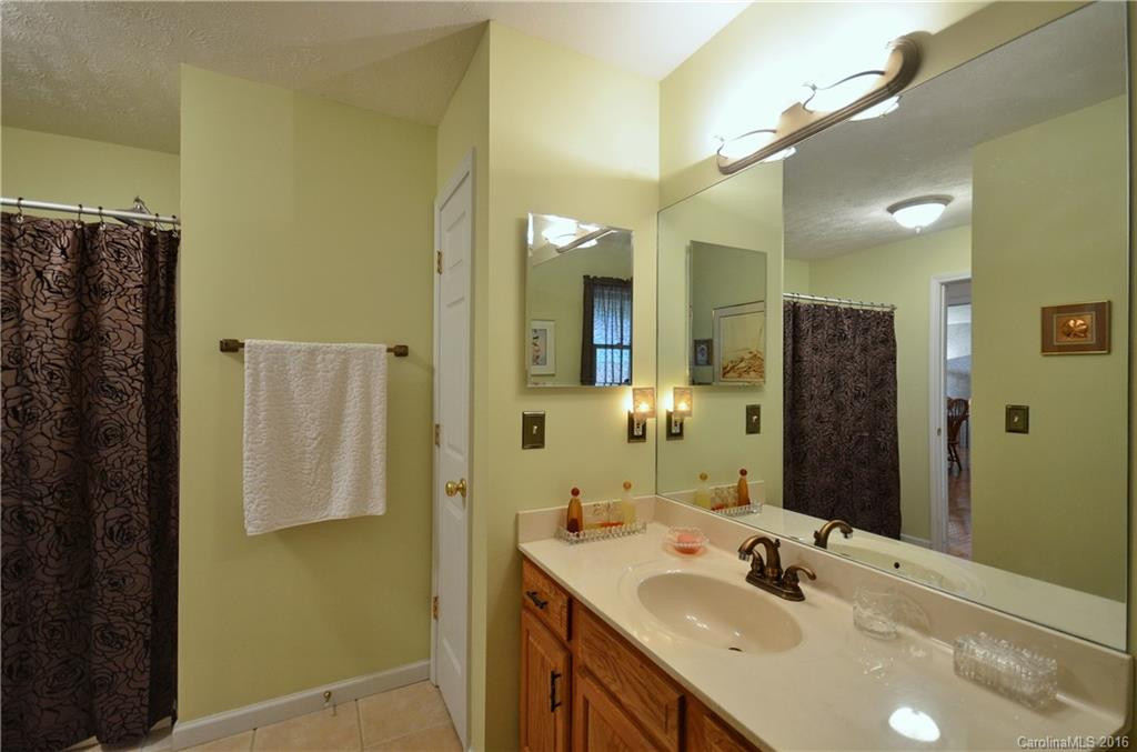 442 Presidential Drive - Photo 12